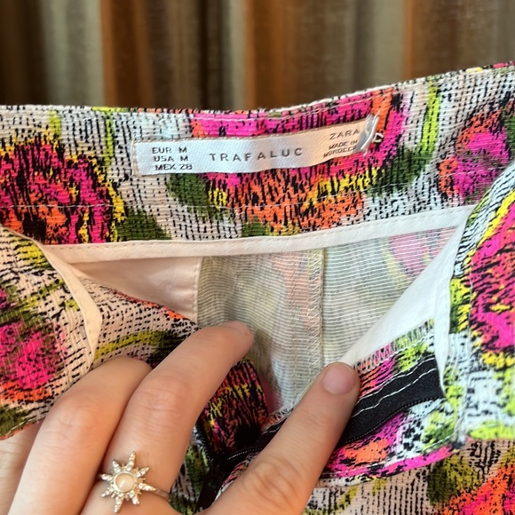 ZARA PRINT SHORTS - Picture 3 of 3